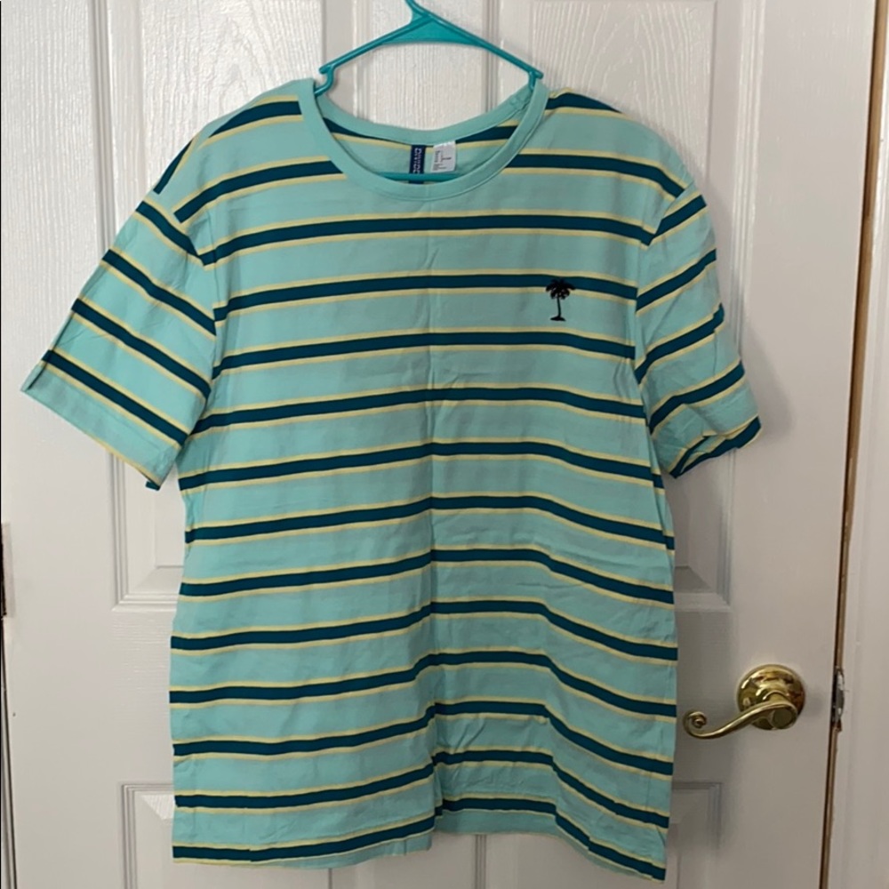short sleeve shirt